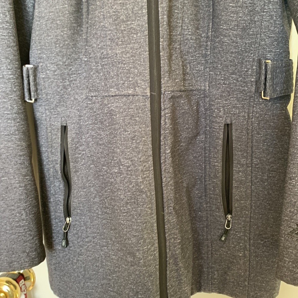 Jacket-lightweight - Picture 2 of 8